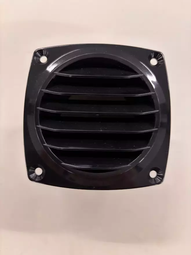 Venttiiliritilä musta 27326 ABS-muovia. Mitat 94 x 94 mm - Veneen LVI - M9515028110 - 1