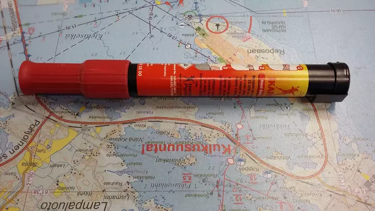 Käsisoihtu Ikaros, punainen - Turvallisuus- ja katsastusvarusteet - M9517088021 - 1