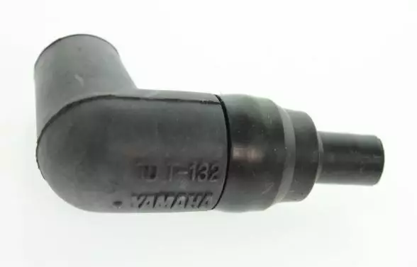 Tulpan Hattu/Spark Plug Cap Assembly Yamaha 2-130hv 2-Tahti - Yamaha muut - 6172 - 1