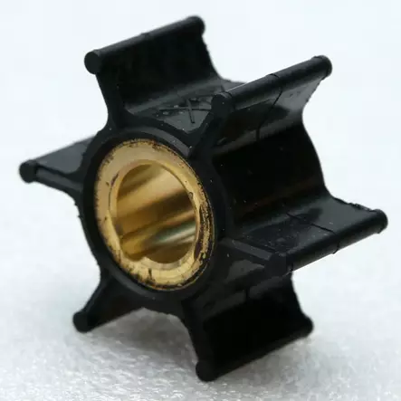 Siipipyörä EVINRUDE/JOHNSON 4-8hv 2-T 4-T 0389576 - Perämoottorin Jäähdytys - 35552 - 1
