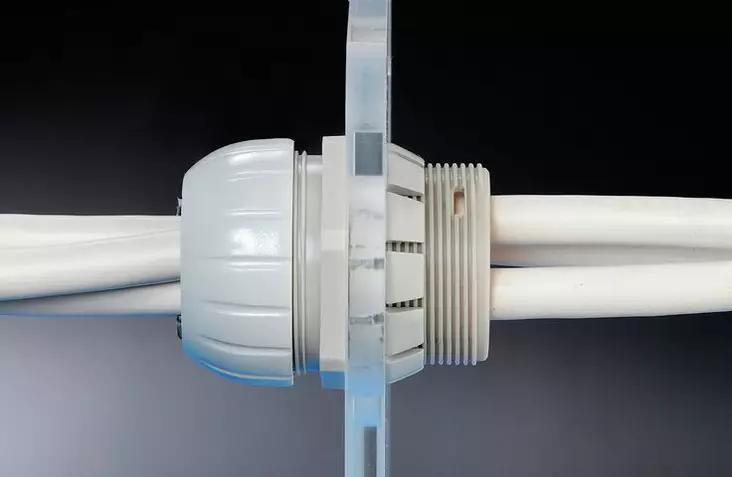 KAAPELIN LÄPIVIENTI 10X7MM - Venesähkö - M9514601112 - 1