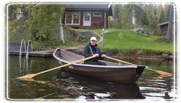Suvi 465 Terva Soutuvene Sadevesityhjentyvä sis. Airot KORJATTAVAKSI - Suvi Lasikuituveneet - 37712 - 1
