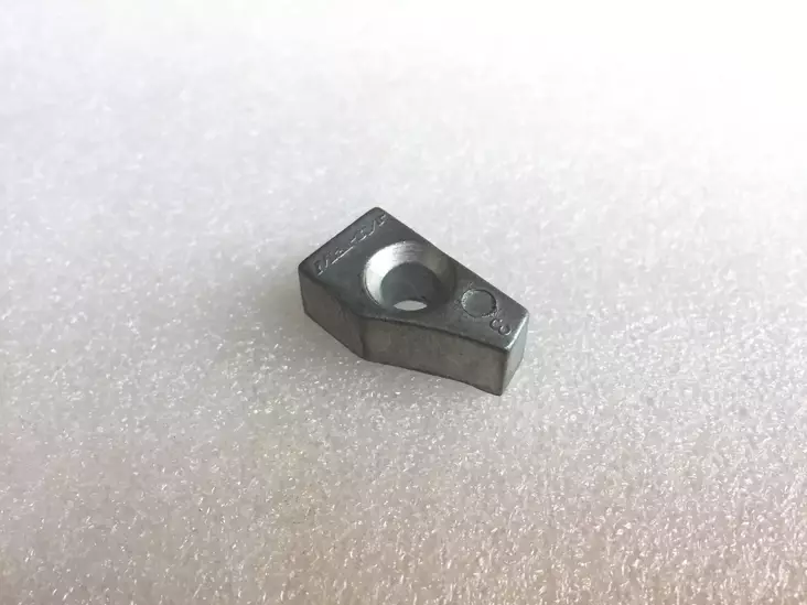 Anodi Yamaha lohkoon 20C 25B 25D 25V 30A-H - Yamaha sinkkianodit - 37473 - 1