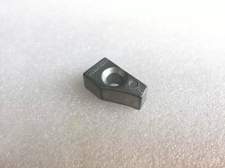 Anodi Yamaha lohkoon 20C 25B 25D 25V 30A-H - Yamaha sinkkianodit - 37473 - 1