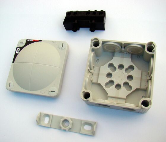 5-LÄHTÖINEN LIITÄNTÄRASIA - Venesähkö - M9514601104 - 1