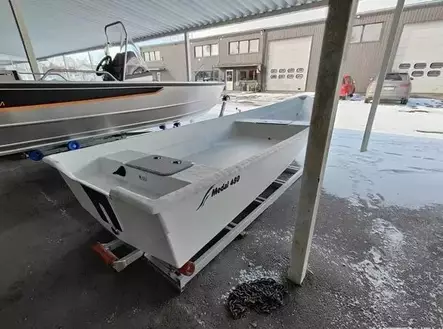 Medal 480 moottorivene ilman pulpettia pitkä riki - Pelican ja muut veneet - 39945 - 2