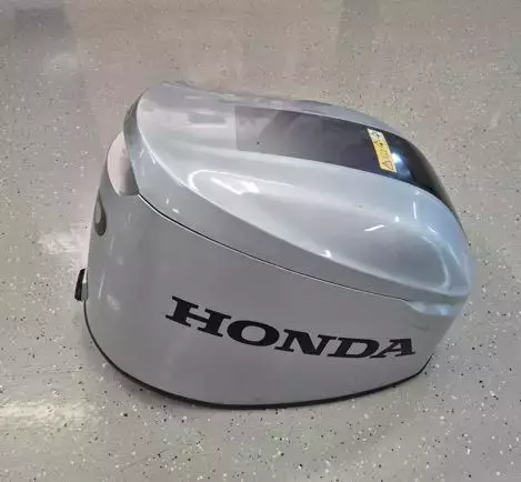 Moottorikoppa/Cover Assy Honda BF60A 63100-ZZ3-000ZB (Käytetty) - Honda osat perämoottoreille - 43756 - 1