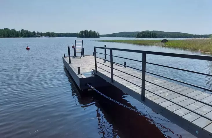 Laituri Savorak Putki 7,5 x 2,4m + silta ruskea, kylkiverhous - Muoviputkiponttonilaiturit - 50927 - 1