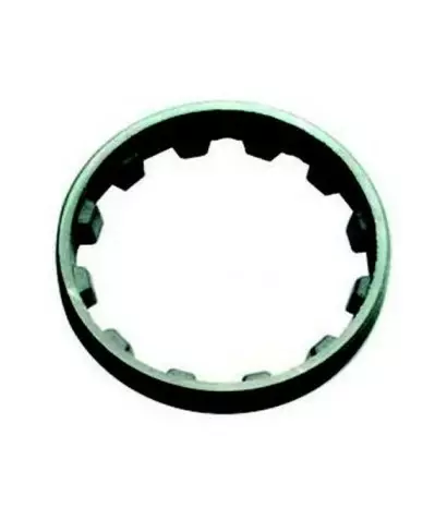 Laakeripukin Lukitusmutteri/Nut Gearcase End Honda 40-50hv - Perämoottorin tarvikeosat - 51057 - 1
