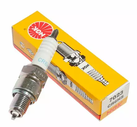 Sytytystulppa CR6HS Yamaha F8A/B/F9.9A/B 947010028200 - Yamaha muut - 7687 - 1