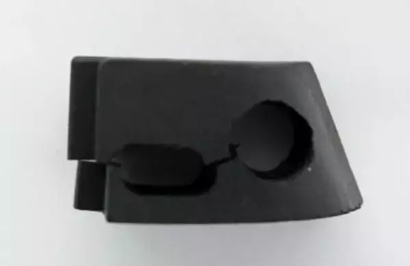 Läpivientikumi/Grommet 1 Yamaha 25Q 40V/Y 50D/H 2-Tahti - Yamaha muut - 38448 - 1