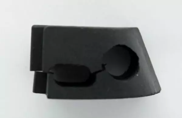 Läpivientikumi/Grommet 1 Yamaha 25Q 40V/Y 50D/H 2-Tahti - Yamaha muut - 38448 - 1